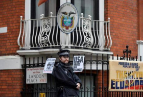 La Policía británica dice que detendrá a Assange si sale de la embajada