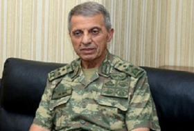 El general turco se encuentra de visita en Azerbaiyán