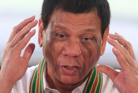 Filipinas: Duterte cesa al subsecretario de transporte por usar su nombre en un proyecto ferroviario