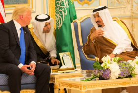 Trump apoya a Arabia Saudita en su lucha contra los 'ordeñadores' del reino