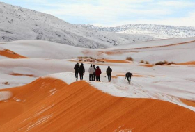 Ha nevado de verdad en el desierto del Sahara, y las fotos son alucinantes