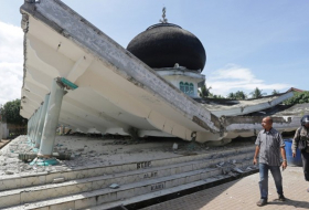 Ascienden a 99 los muertos por el terremoto en Sumatra 
