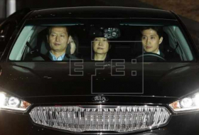 La expresidenta Park pasa su primer día como presa por el caso 