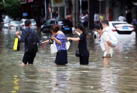 Ascienden a 12 los muertos por el tifón Hato en el sur de China