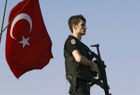 Un policía turco muere tras ser apuñalado por un yihadista detenido 