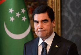 Turkmenistán también   cambia su constitución
