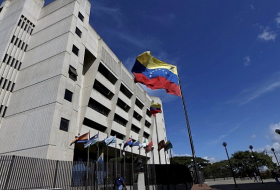 Diputados oficialistas de Venezuela piden al Supremo anular decisiones del parlamento.